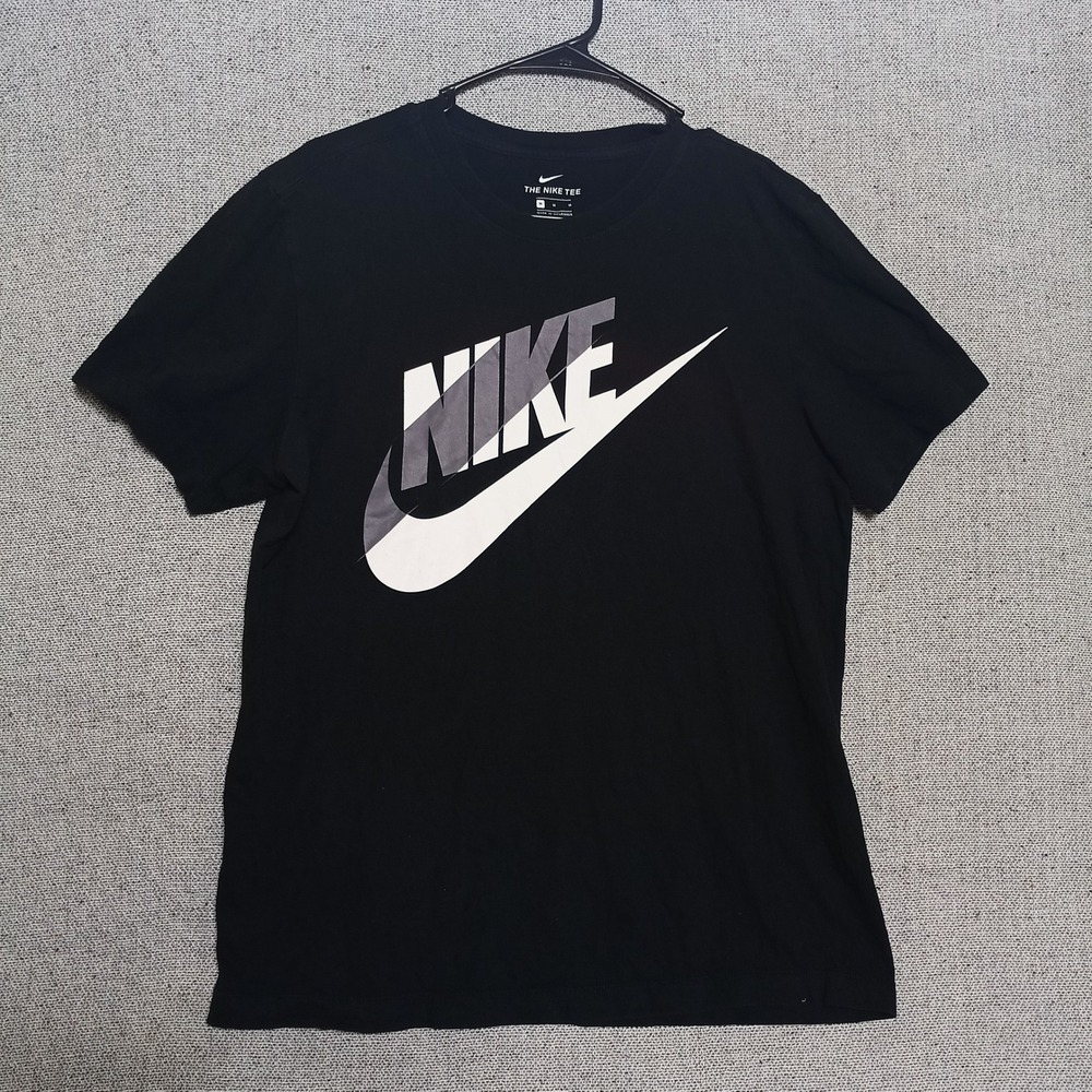 Nike Graphic Logo T-Shirt Mens Medium Black Excellent Futura Swoosh Tee